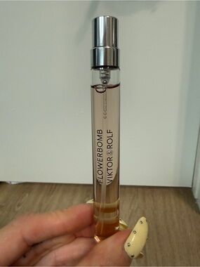 Brand New Viktor&Rolf Flowerbomb Travel Spray